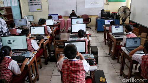 Menyiapkan Siswa SD Menghadapi Tryout Online dengan Soal Cerita