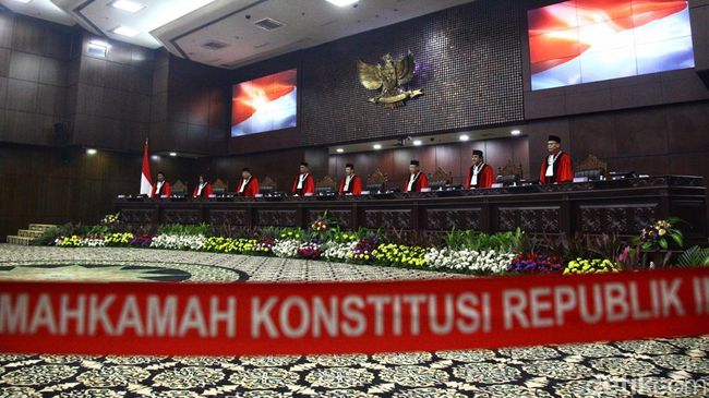 Kontroversi MK dalam Pencalonan Gibran dan Implikasi terhadap Hukum dan Politik