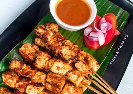 Resep Sate Tahu dengan Sambal Kacang, Masakan Indonesia yang Mendunia, Taburan Bawang Merah Goreng
