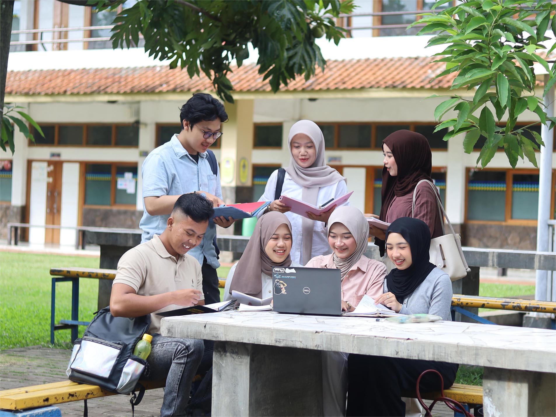 Biaya Kuliah Sistem Informasi S1 Hanya 5,5 Juta Per Semester Serta Info Beasiswa Kuliah