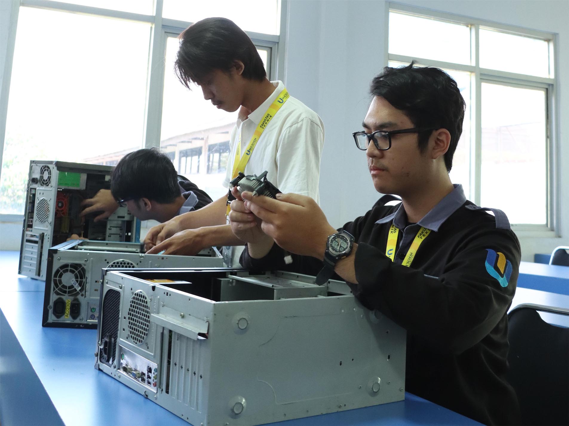 Di Universitas Mana Saja Ada Teknik Industri dan Bagaimana Jadwal Pendaftaran Kuliah Umum?