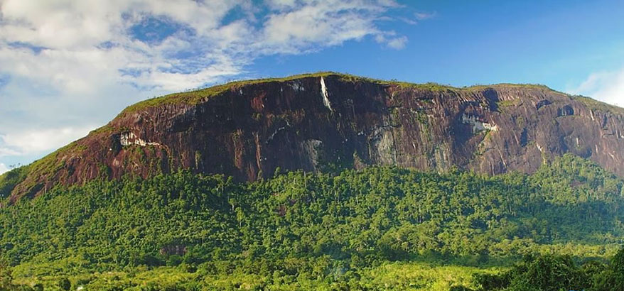 Mengenal Keindahan Bukit Kelam di Kalimantan Barat, Tidak Sekelam Legendanya