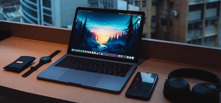 Tips Memilih Rental Laptop Terbaik di Surabaya Sesuai Kebutuhan Anda