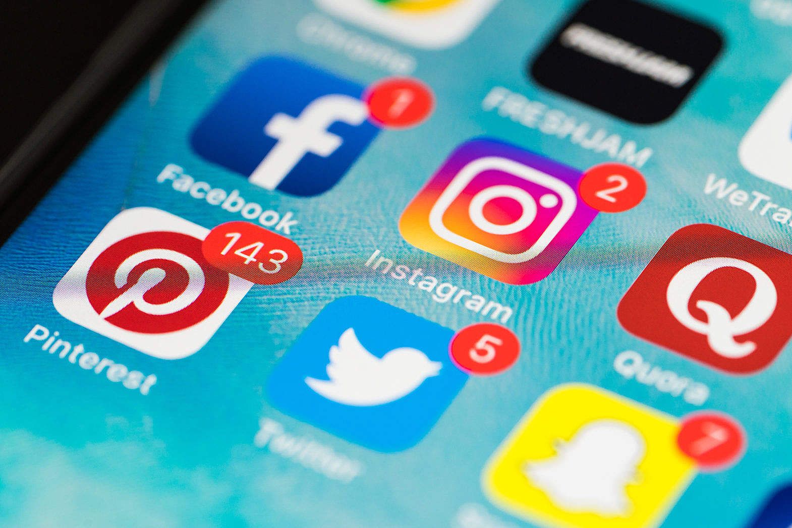 Pentingnya Visual Branding dalam Meningkatkan Daya Tarik Online