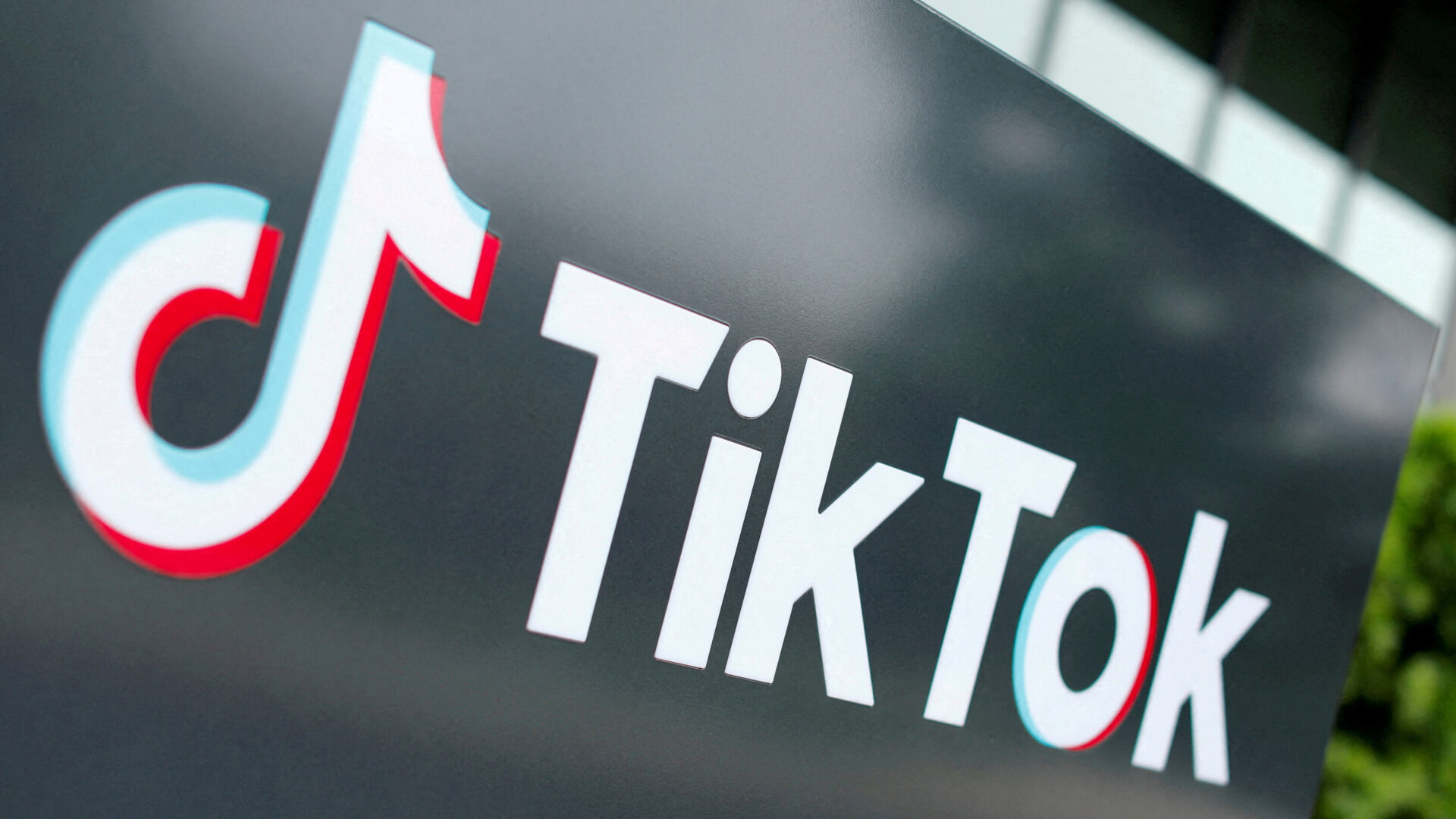 Tingkatkan Popularitas Akun TikTok Anda dengan Jasa Followers TikTok Real dari Rajakomen.com