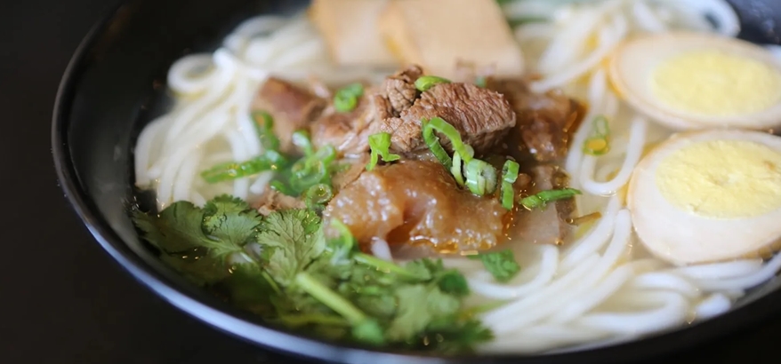 Lezatnya Masakan Taiwan di Henryâ€™s Taiwan Kitchen, Buka Hingga Tengah Malam!